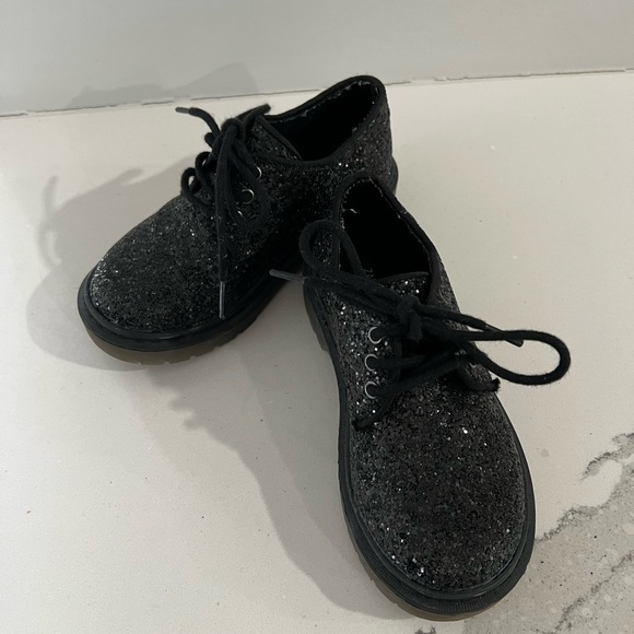 Zara girls sparkle shoes - Picture 1 of 4